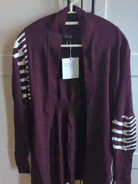Zenith Women's Burgundy Open-Front Cardigan with White Stripe Sleeves